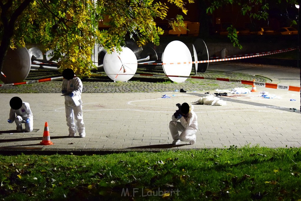 Einsatz BF Messerstecherei Koeln Neustadt Nord Eberplatz Platzmitte P125.JPG - Miklos Laubert